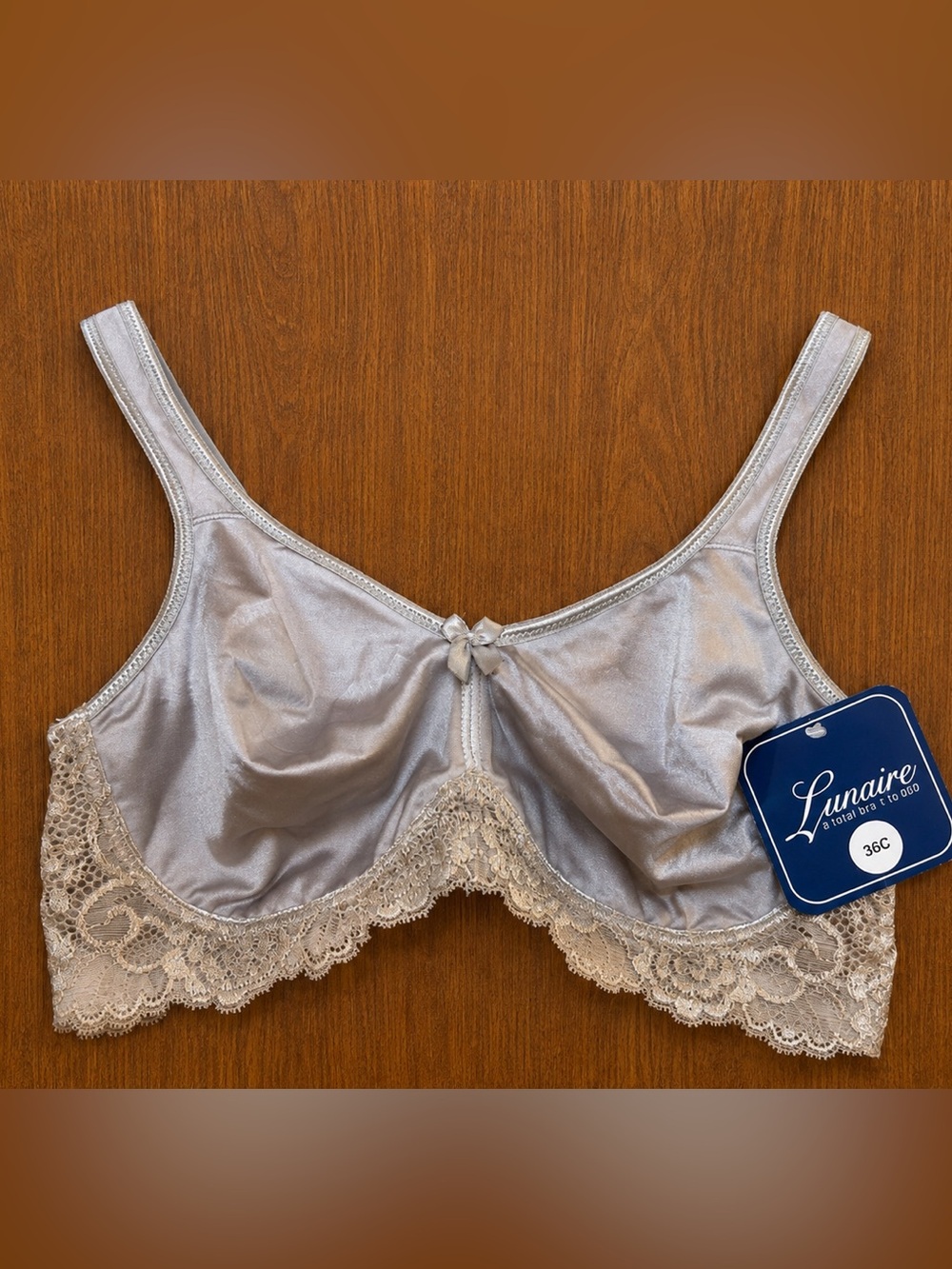 Lunaire Seamless Underwire Bra with Lace Trim 36C NWT